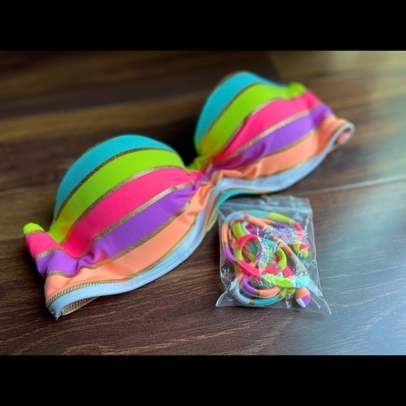 🌿SALE🌿VICTORIA'S SECRET Multicolored Swimwear top  32B and Matching Bottom XS - Picture 1 of 6
